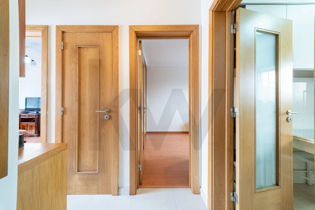 Apartamento T2 para Venda em Agualva e Mira-Sintra Foto 9
