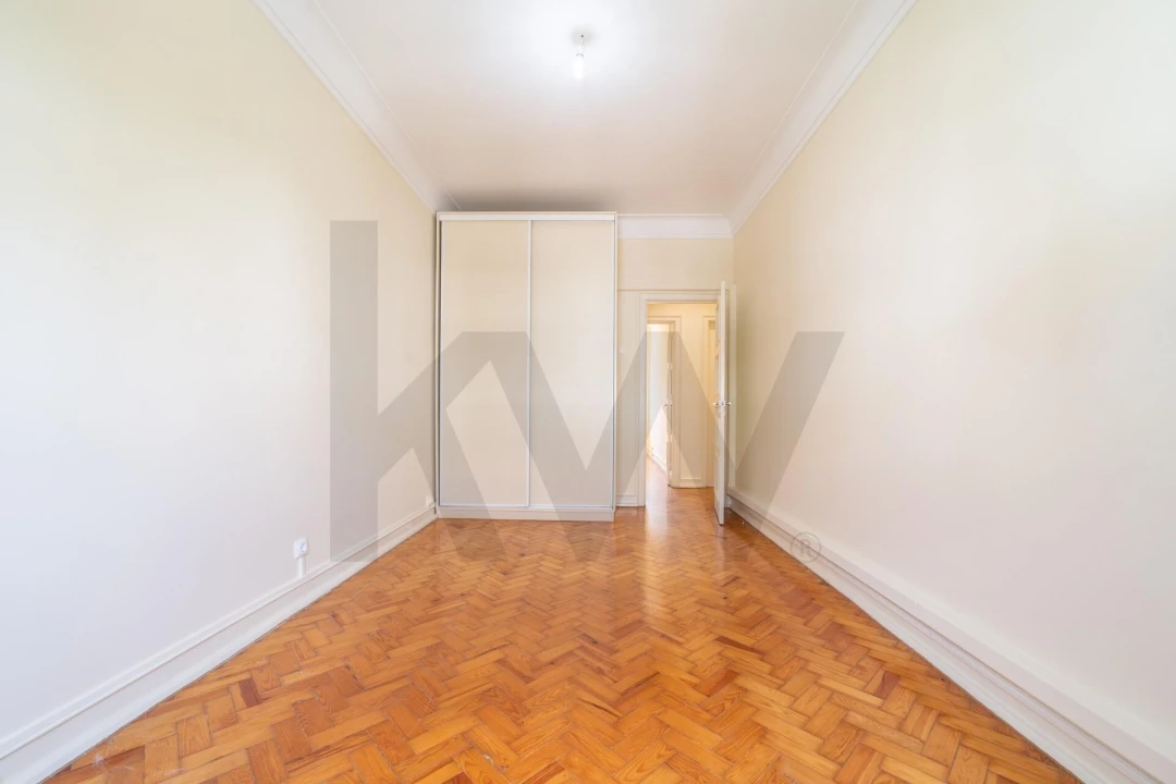 Apartamento T4 para Arrendamento em Alvalade Foto 17