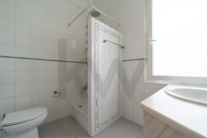Apartamento T4 para Arrendamento em Alvalade
