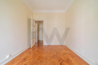 Apartamento T4 para Arrendamento em Alvalade