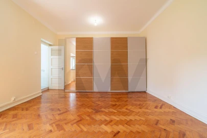 Apartamento T4 para Arrendamento em Alvalade