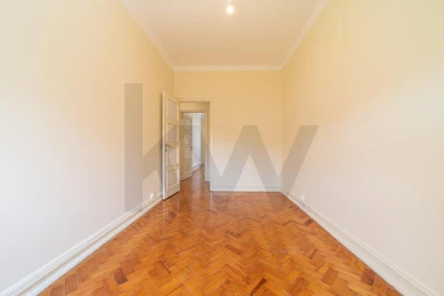Apartamento T4 para Arrendamento em Alvalade