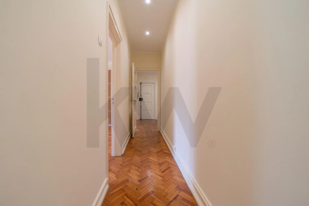 Apartamento T4 para Arrendamento em Alvalade Foto 11