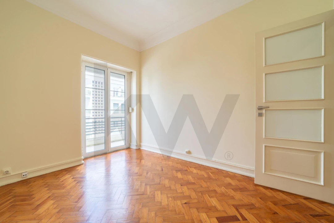 Apartamento T4 para Arrendamento em Alvalade Foto 6