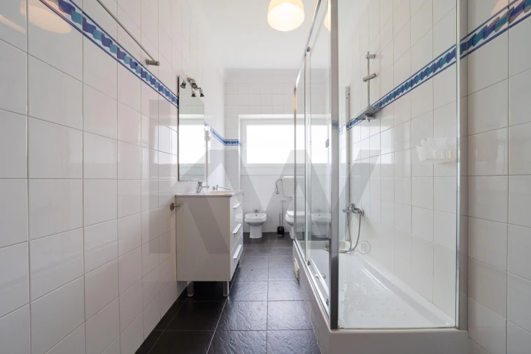 Apartamento T4 para Arrendamento em Alvalade Foto 15