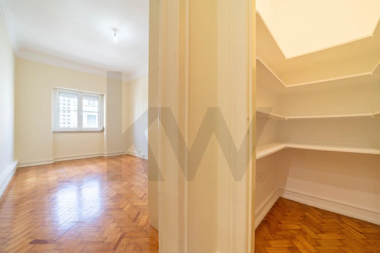 Apartamento T4 para Arrendamento em Alvalade Foto 20