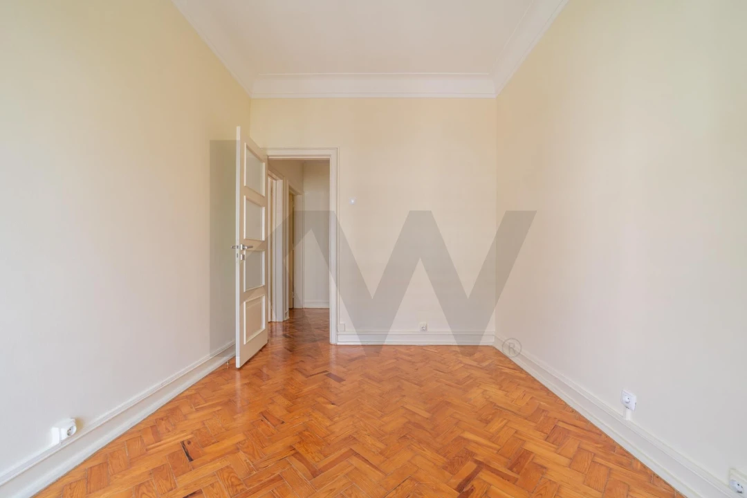 Apartamento T4 para Arrendamento em Alvalade Foto 7