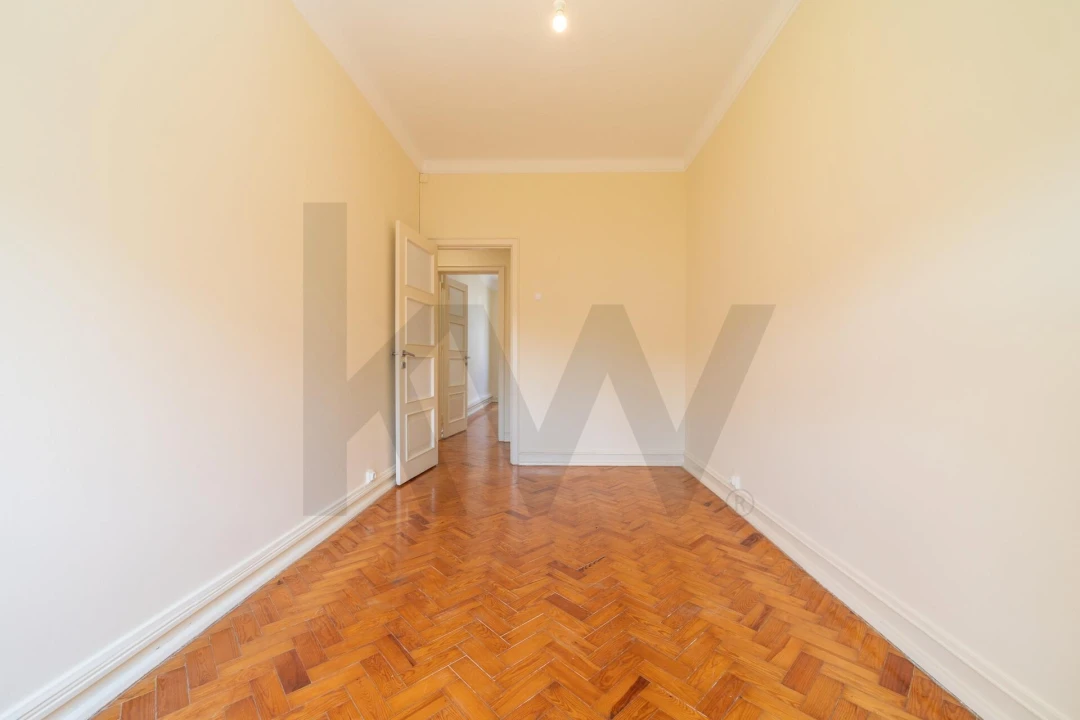 Apartamento T4 para Arrendamento em Alvalade Foto 19