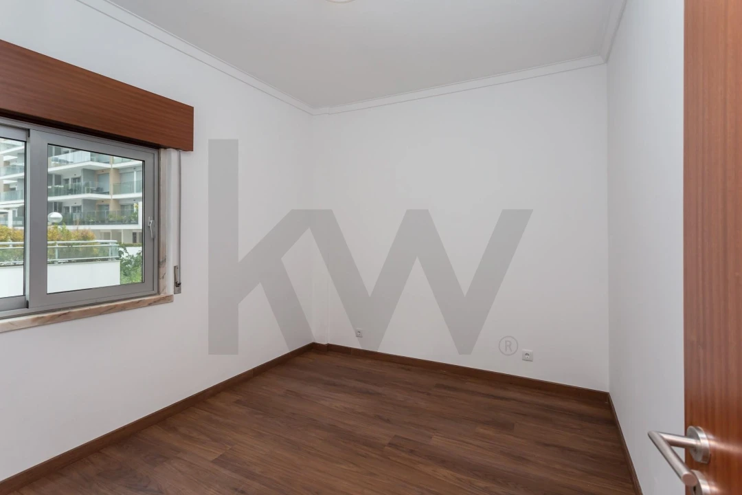 Apartamento T2 para Arrendamento em Carcavelos e Parede Foto 9