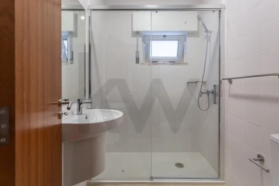 Apartamento T2 para Arrendamento em Carcavelos e Parede
