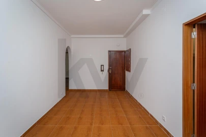 Apartamento T2 para Arrendamento em Carcavelos e Parede