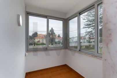 Apartamento T2 para Arrendamento em Carcavelos e Parede