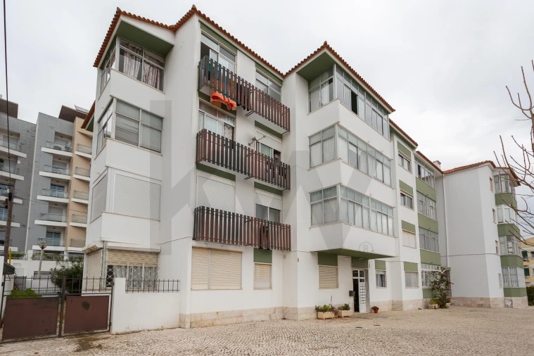 Apartamento T2 para Arrendamento em Carcavelos e Parede Foto 22