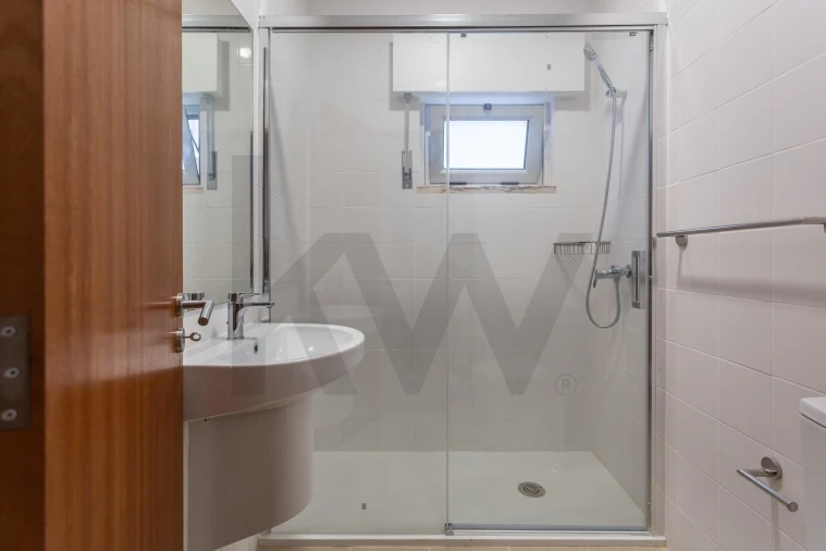 Apartamento T2 para Arrendamento em Carcavelos e Parede Foto 23