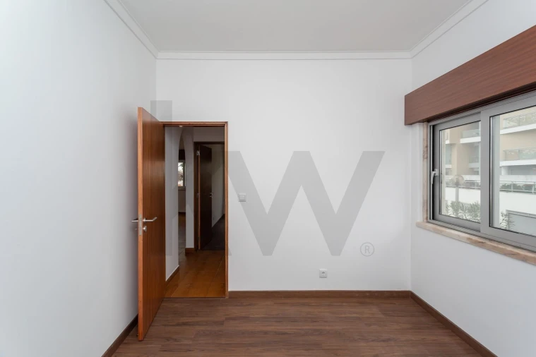 Apartamento T2 para Arrendamento em Carcavelos e Parede Foto 10