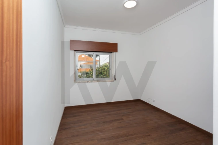 Apartamento T2 para Arrendamento em Carcavelos e Parede Foto 7