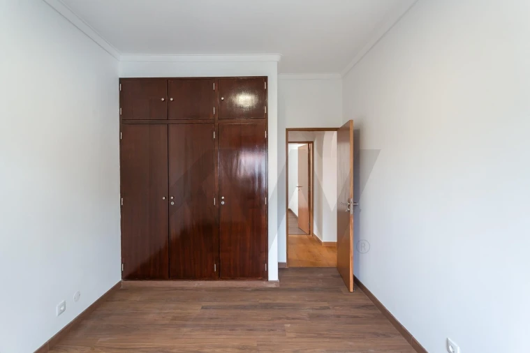 Apartamento T2 para Arrendamento em Carcavelos e Parede Foto 8