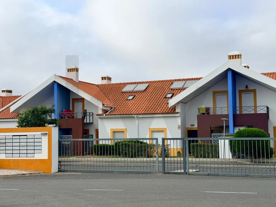 Moradia T4 para Venda em São Francisco da Serra Foto 1