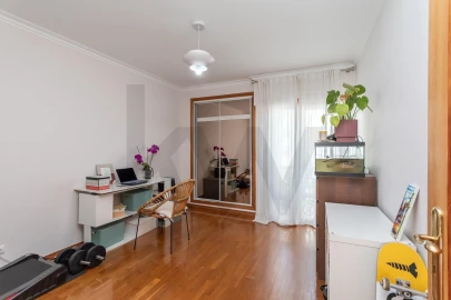 Apartamento T3 para Venda em Santa Iria de Azoia, São João da Talha e Bobadela