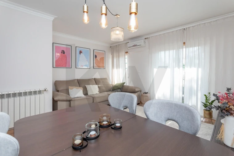 Apartamento T3 para Venda em Santa Iria de Azoia, São João da Talha e Bobadela Foto 3