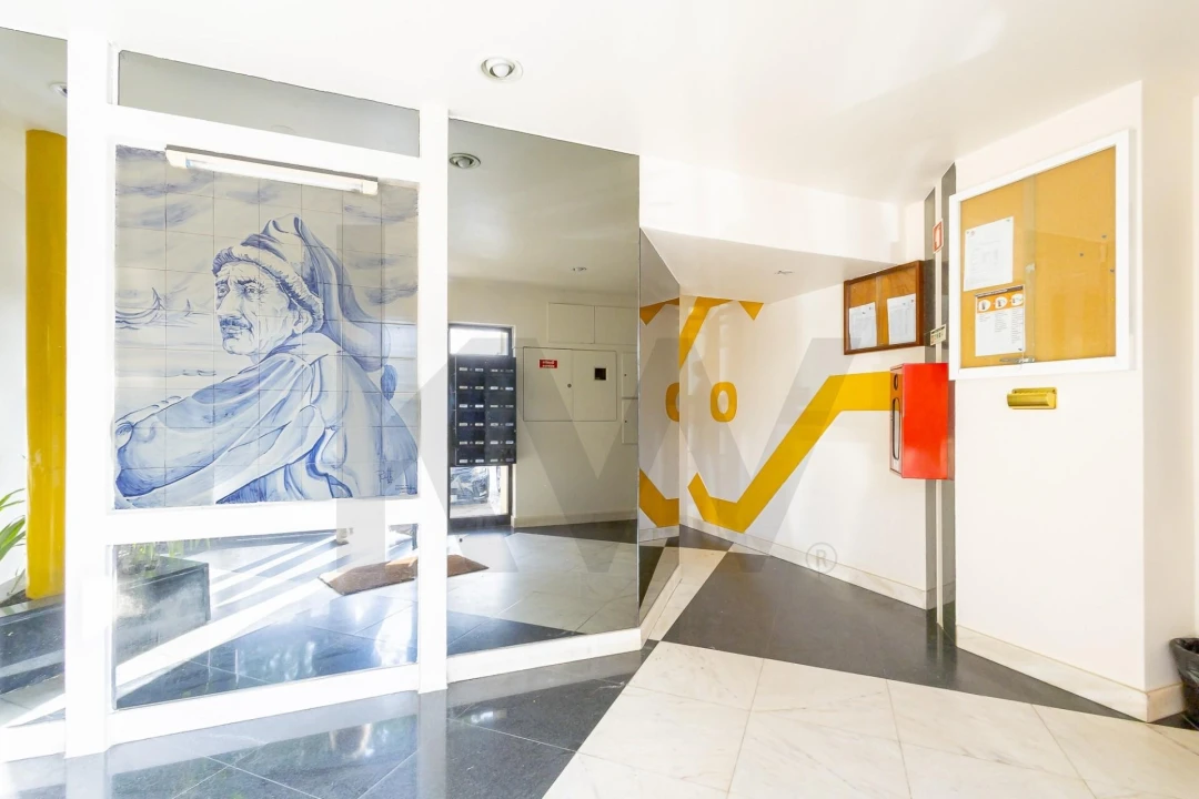Apartamento T2 para Venda em Costa da Caparica Foto 17