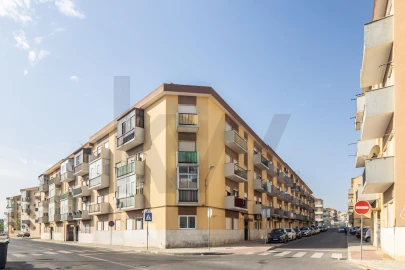 Apartamento T2 para Venda em Baixa da Banheira e Vale da Amoreira