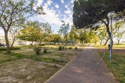 Apartamento T2 para Venda em Baixa da Banheira e Vale da Amoreira
