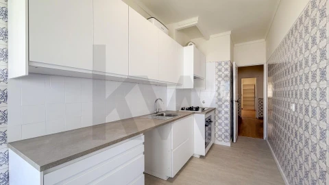 Apartamento T2 para Arrendamento em Oeiras e São Julião da Barra, Paço de Arcos e Caxias