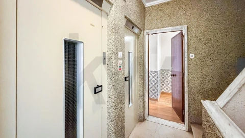 Apartamento T2 para Arrendamento em Oeiras e São Julião da Barra, Paço de Arcos e Caxias