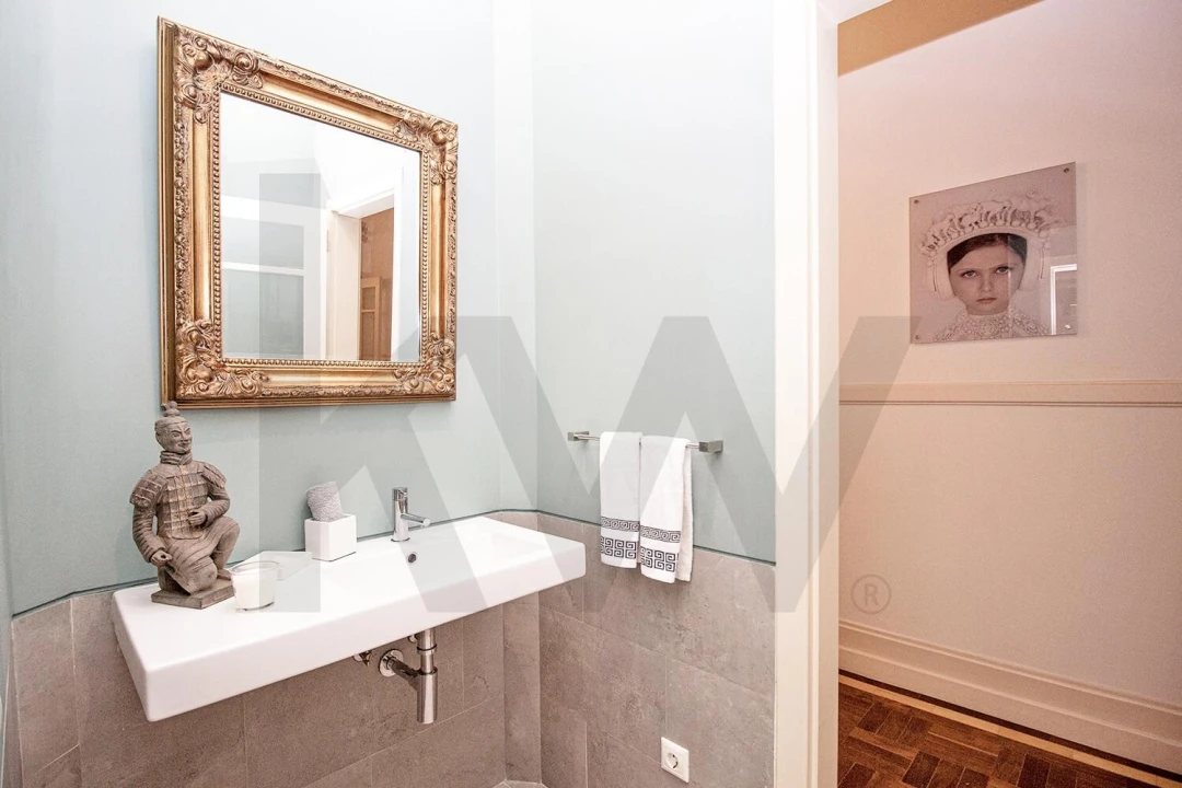 Apartamento T5 para Venda em Avenidas Novas Foto 37