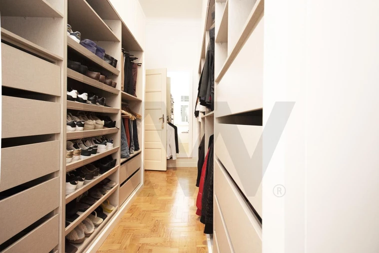 Apartamento T5 para Venda em Avenidas Novas Foto 13
