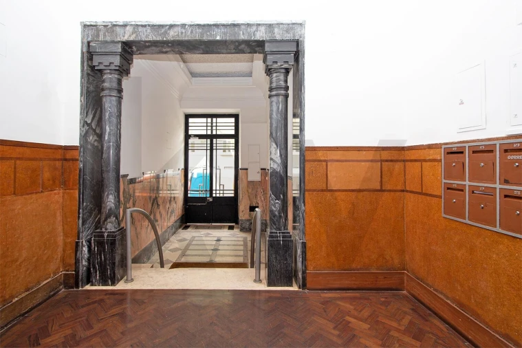 Apartamento T5 para Venda em Avenidas Novas Foto 40