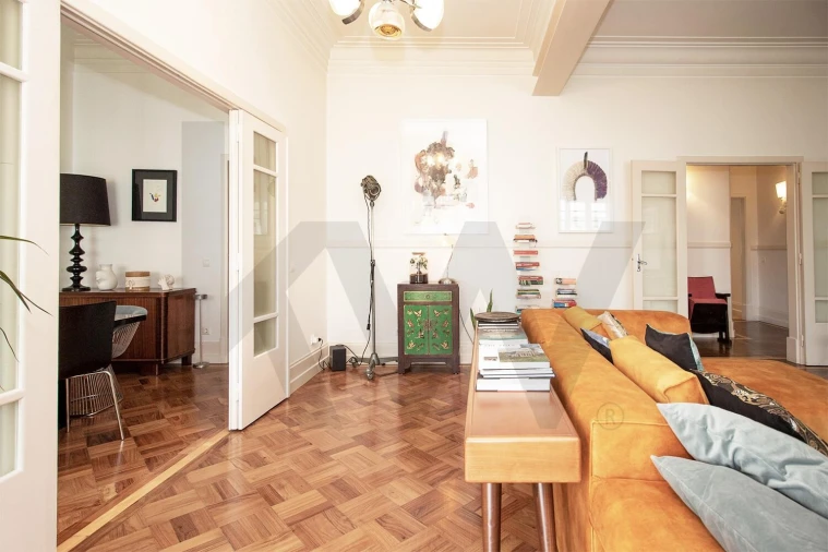Apartamento T5 para Venda em Avenidas Novas Foto 4