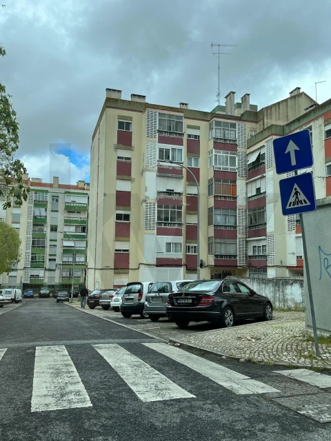 Apartamento T1 para Venda em Alfragide