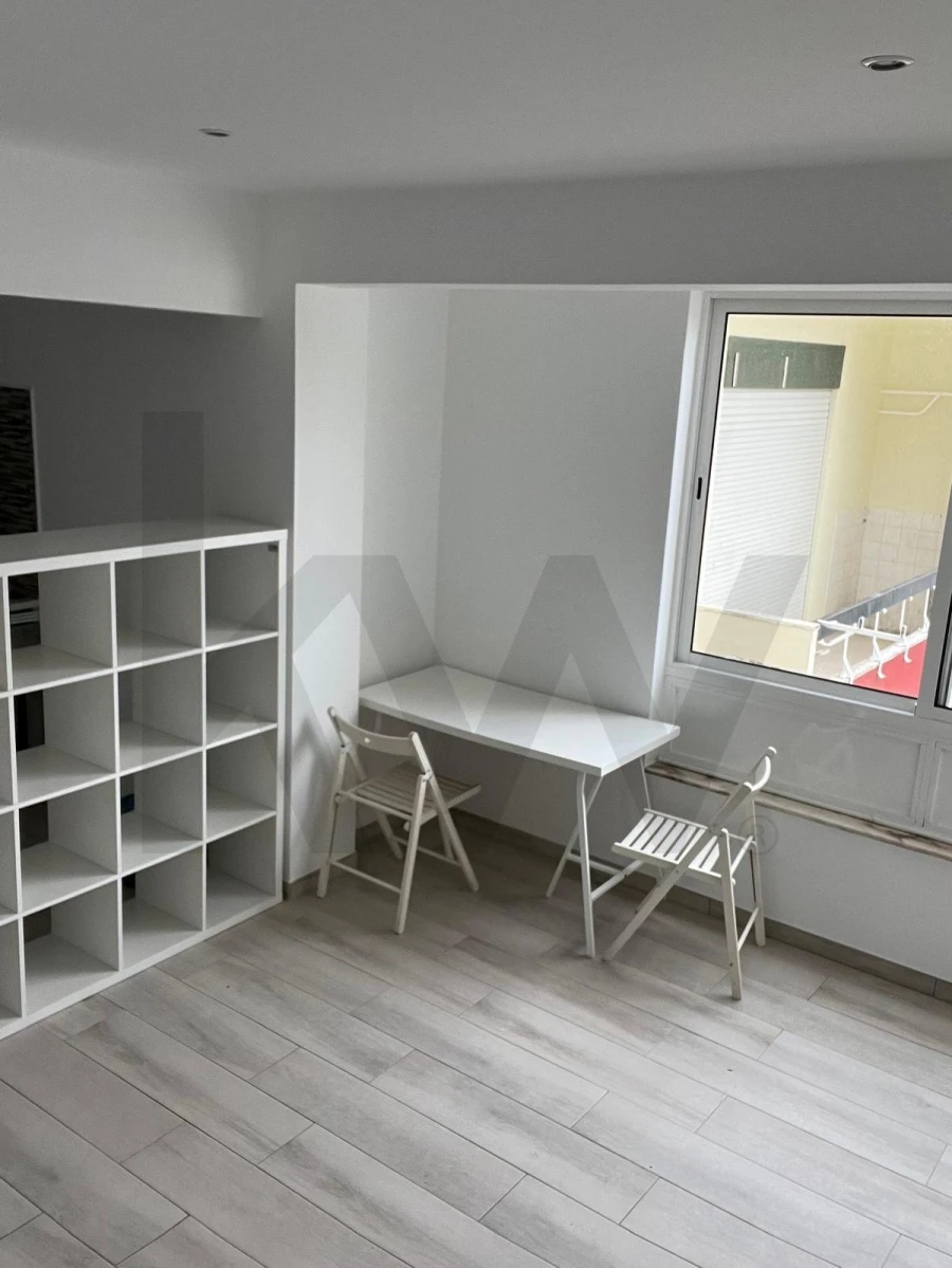 Apartamento T1 para Venda em Alfragide Foto 4