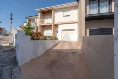 Moradia T4 para Arrendamento em Tavarede