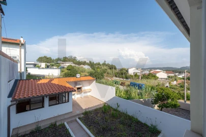 Moradia T4 para Arrendamento em Tavarede