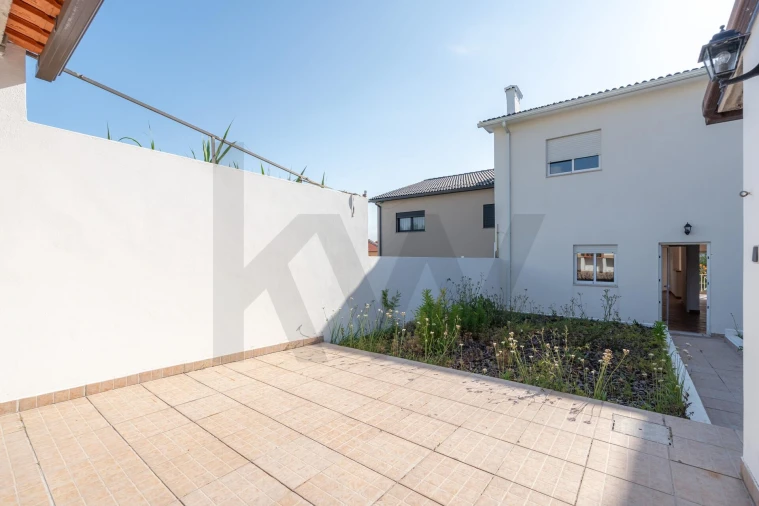 Moradia T4 para Arrendamento em Tavarede Foto 44