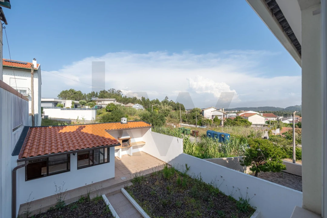 Moradia T4 para Arrendamento em Tavarede Foto 47