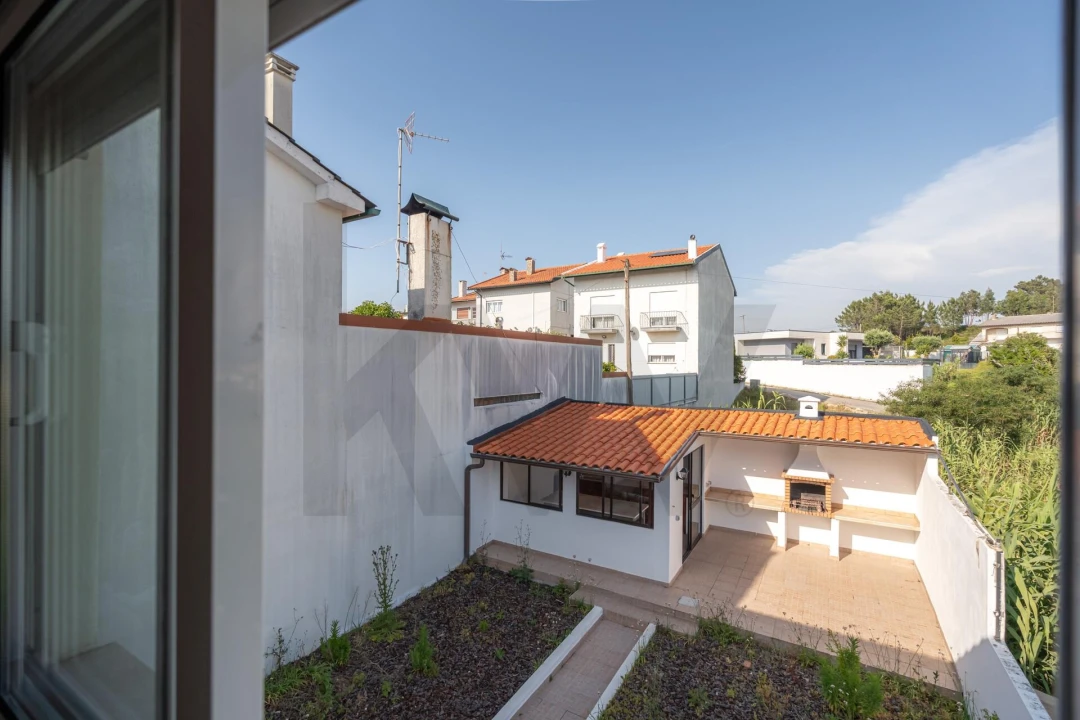 Moradia T4 para Arrendamento em Tavarede Foto 48