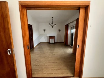 Moradia T3 para Venda em Carnaxide e Queijas