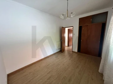 Moradia T3 para Venda em Carnaxide e Queijas