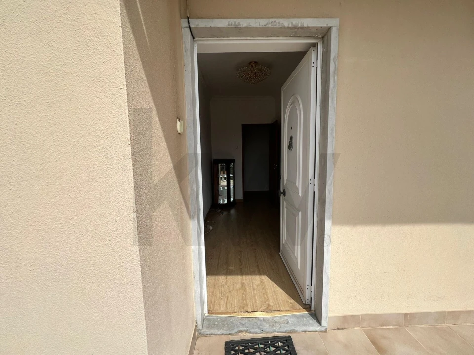 Moradia T3 para Venda em Carnaxide e Queijas Foto 4