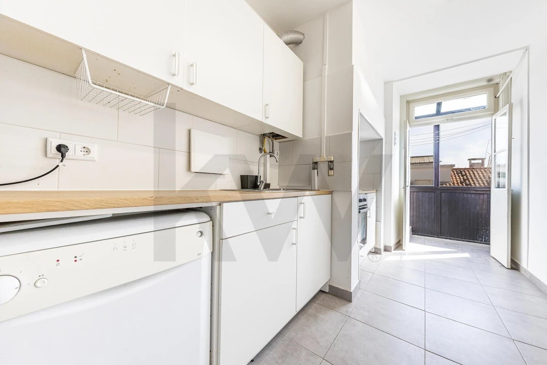 Apartamento T2 para Arrendamento em Campo de Ourique Foto 20