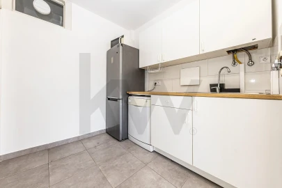 Apartamento T2 para Arrendamento em Campo de Ourique
