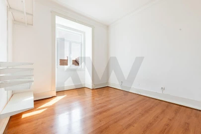Apartamento T2 para Arrendamento em Campo de Ourique