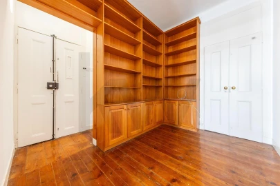 Apartamento T2 para Arrendamento em Campo de Ourique