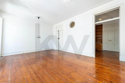 Apartamento T2 para Arrendamento em Campo de Ourique