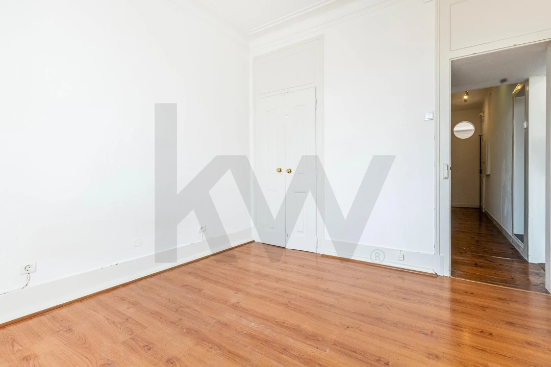 Apartamento T2 para Arrendamento em Campo de Ourique Foto 13