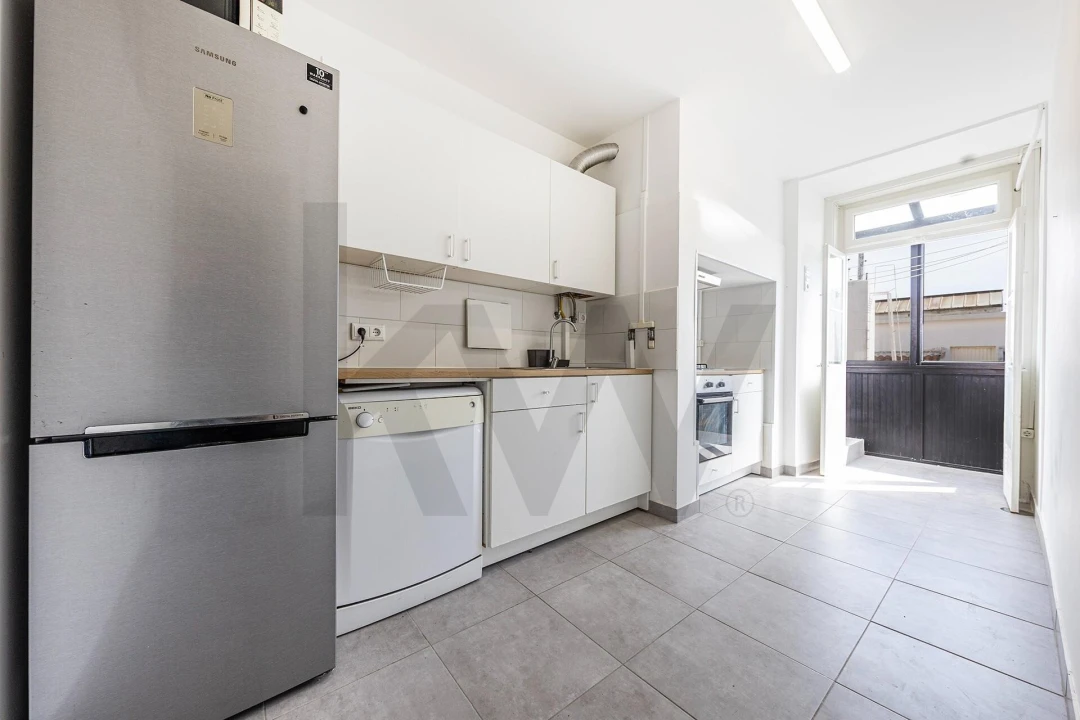 Apartamento T2 para Arrendamento em Campo de Ourique Foto 19